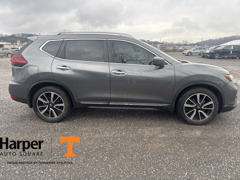 Used 2019 Nissan Rogue SL w/ Premium Package image 6