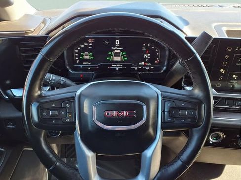 Used 2024 GMC Sierra 1500 SLT image 17