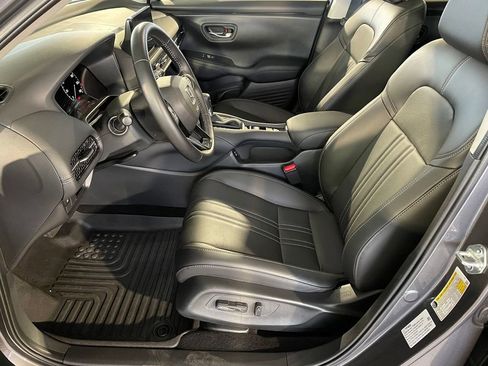 Used 2025 Honda HR-V EX-L image 9