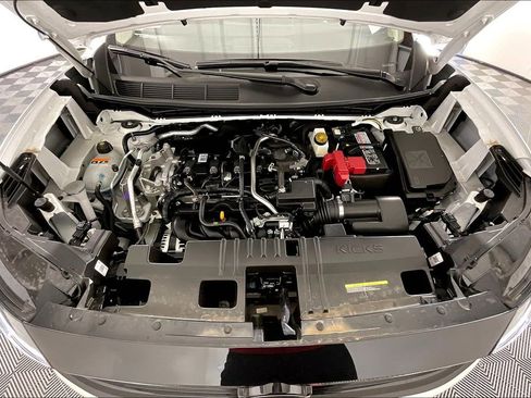 Used 2025 Nissan Kicks SV image 17