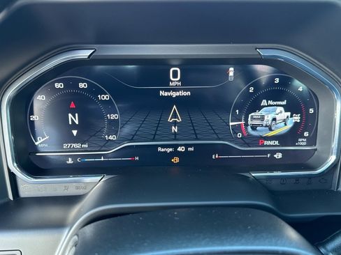 Used 2025 GMC Sierra 2500 AT4 image 9