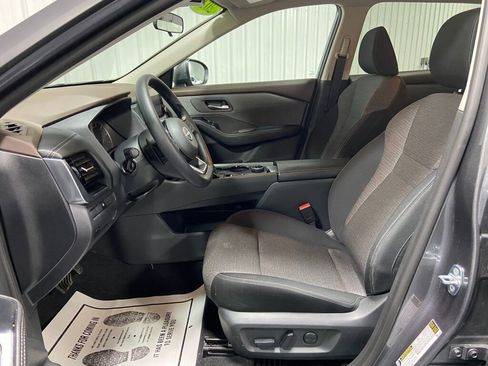 Used 2022 Nissan Rogue SV image 9