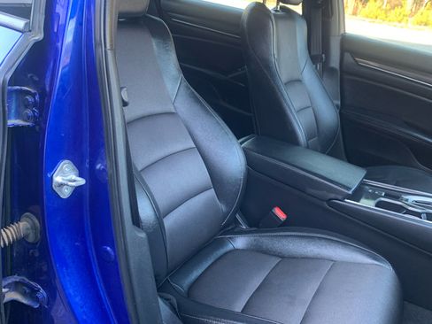 Used 2019 Honda Accord Sport image 9