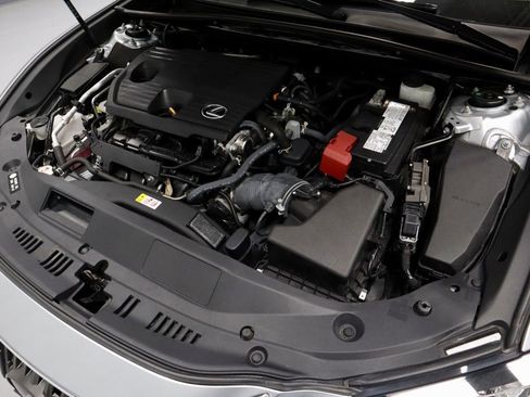 Used 2023 Lexus ES 250 w/ Premium Package image 17