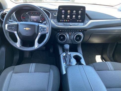 Used 2025 Chevrolet Blazer LT FWD image 4