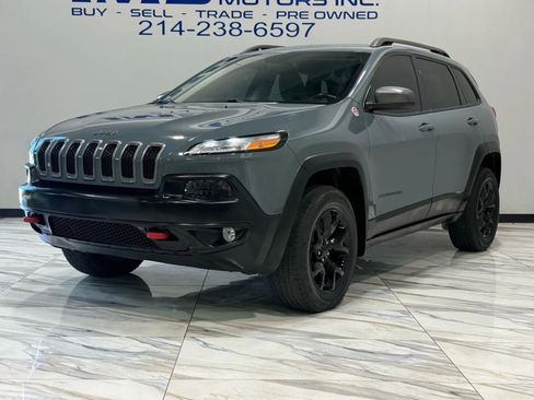 Used 2015 Jeep Cherokee Trailhawk w/ Comfort/Convenience Group image 2