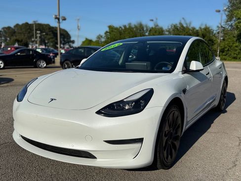 Used 2022 Tesla Model 3 Standard Range RWD image 12