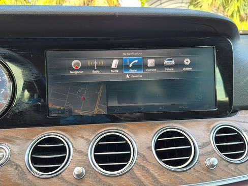 Used 2017 Mercedes-Benz E 300 image 29