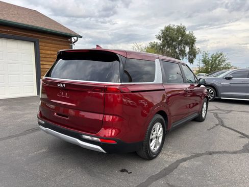 Used 2024 Kia Carnival LX FWD image 7