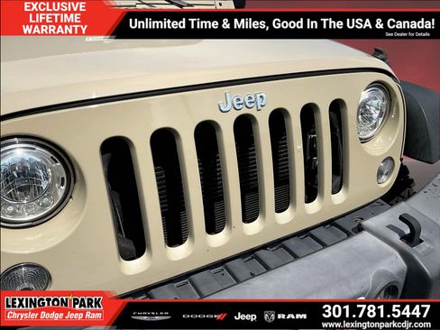 Used 2017 Jeep Wrangler Unlimited Rubicon w/ Dual Top Group AWD/4WD image 31