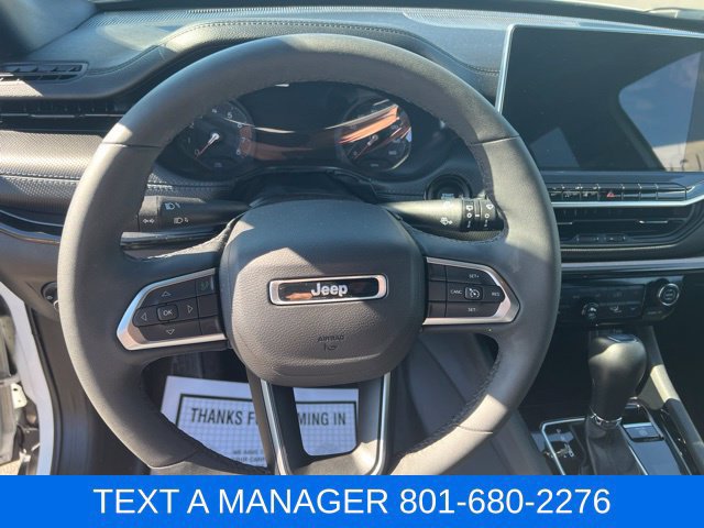 Used 2025 Jeep Compass Latitude w/ Convenience Group AWD/4WD image 21