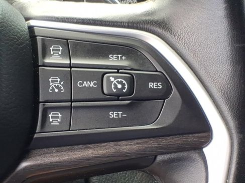 Used 2021 Jeep Grand Cherokee L Limited AWD/4WD image 10