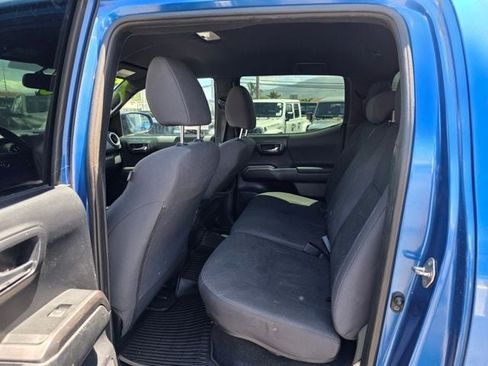 Used 2017 Toyota Tacoma 2WD Double Cab image 11