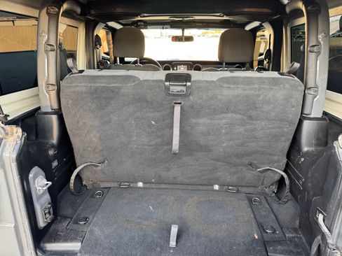 Used 2019 Jeep Wrangler Sport AWD/4WD image 16