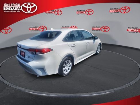 Used 2024 Toyota Corolla LE FWD image 8