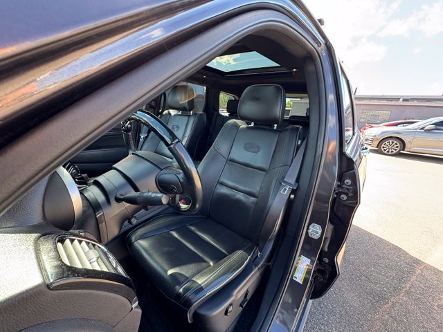 Used 2020 Jeep Grand Cherokee Overland AWD/4WD image 9