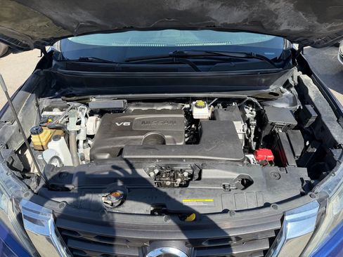 Used 2020 Nissan Pathfinder SV image 34