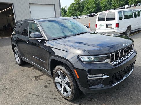 Used 2024 Jeep Grand Cherokee Limited 4xe w/ Luxury Tech Group II AWD/4WD image 2