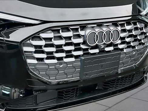 Certified 2025 Audi Q5 Premium Plus w/ Premium Plus AWD/4WD image 32