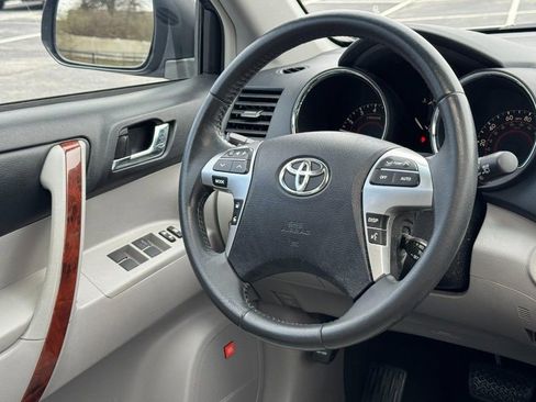 Used 2013 Toyota Highlander Limited image 14