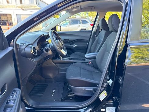 Used 2023 Nissan Kicks SV FWD image 14