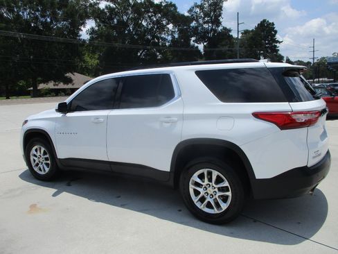 Used 2019 Chevrolet Traverse LT FWD image 9