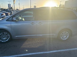 Used 2013 Toyota Sienna XLE w/ Premium Pkg FWD video 1