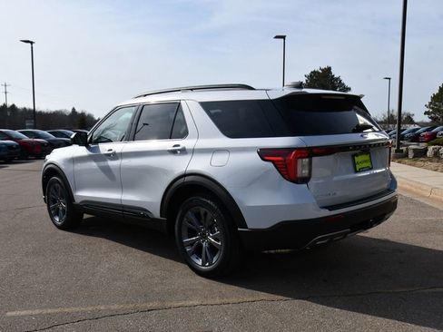 New 2026 Ford Explorer Active w/ Active Comfort Package AWD/4WD image 4