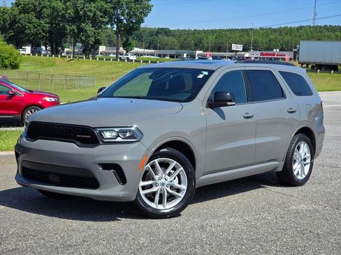 Used 2024 Dodge Durango GT RWD image 2