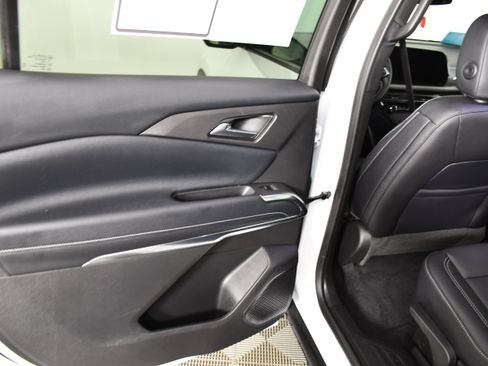 Used 2026 Chevrolet Traverse LT image 45