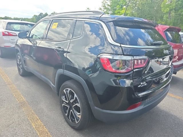 Used 2022 Jeep Compass Limited AWD/4WD image 7