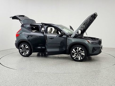 New 2026 Volvo XC40 B5 Plus w/ Climate Package AWD/4WD image 10