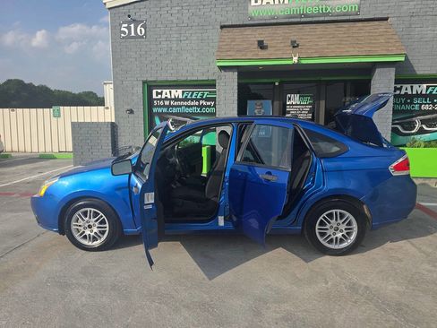 Used 2010 Ford Focus SE FWD image 32