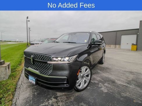 Used 2025 Lincoln Navigator Reserve AWD/4WD image 1
