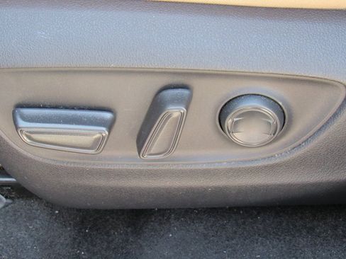 Used 2022 Toyota RAV4 XLE image 17