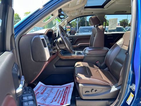 Used 2016 Chevrolet Silverado 2500 High Country w/ High Country Premium Package AWD/4WD image 11