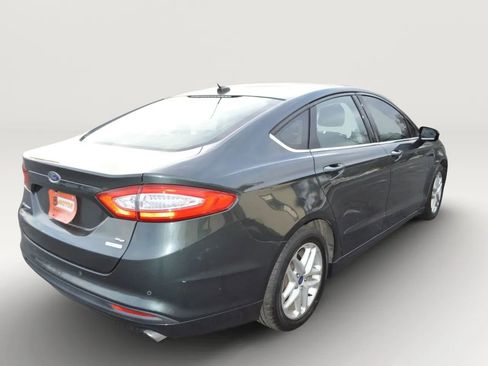 Used 2015 Ford Fusion SE image 8