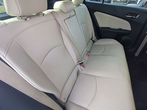 Used 2019 Toyota Prius XLE image 33
