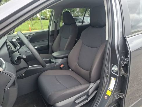 Used 2025 Toyota RAV4 LE AWD/4WD image 13