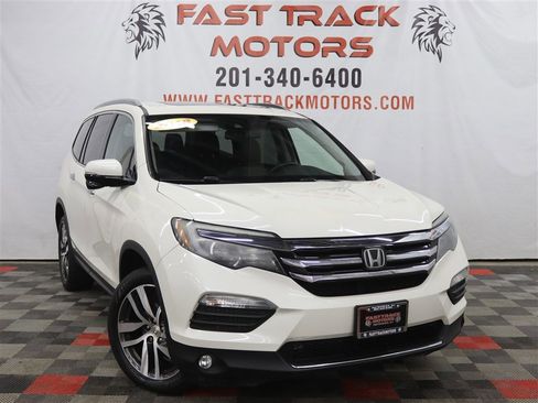 Used 2018 Honda Pilot Touring image 3