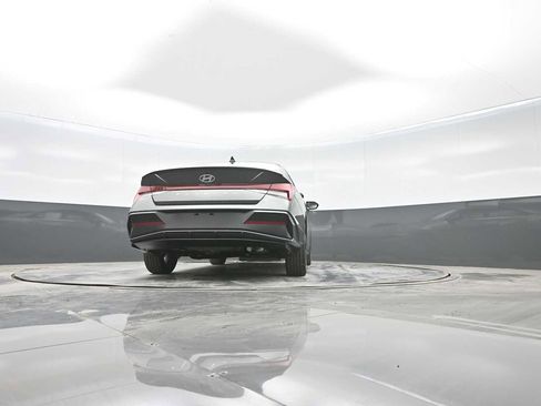 New 2026 Hyundai Elantra SEL Sport Premium image 25