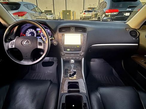 Used 2012 Lexus IS 350C image 3
