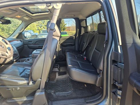 Used 2009 GMC Sierra 2500 SLT w/ SLT Convenience Package image 10