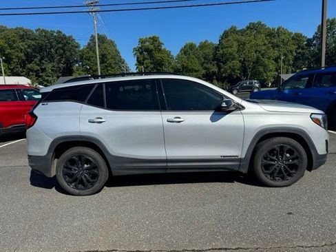 Used 2021 GMC Terrain SLT w/ Infotainment Package II AWD/4WD image 9