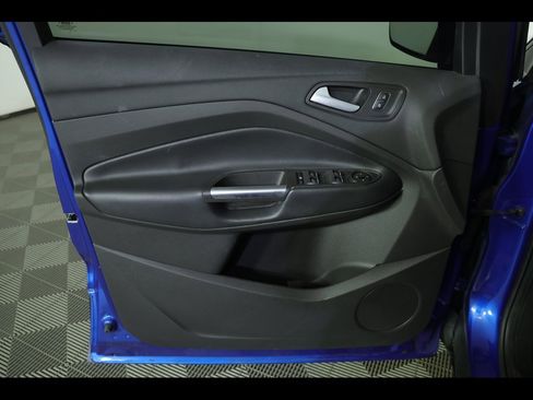 Used 2019 Ford Escape SE image 19