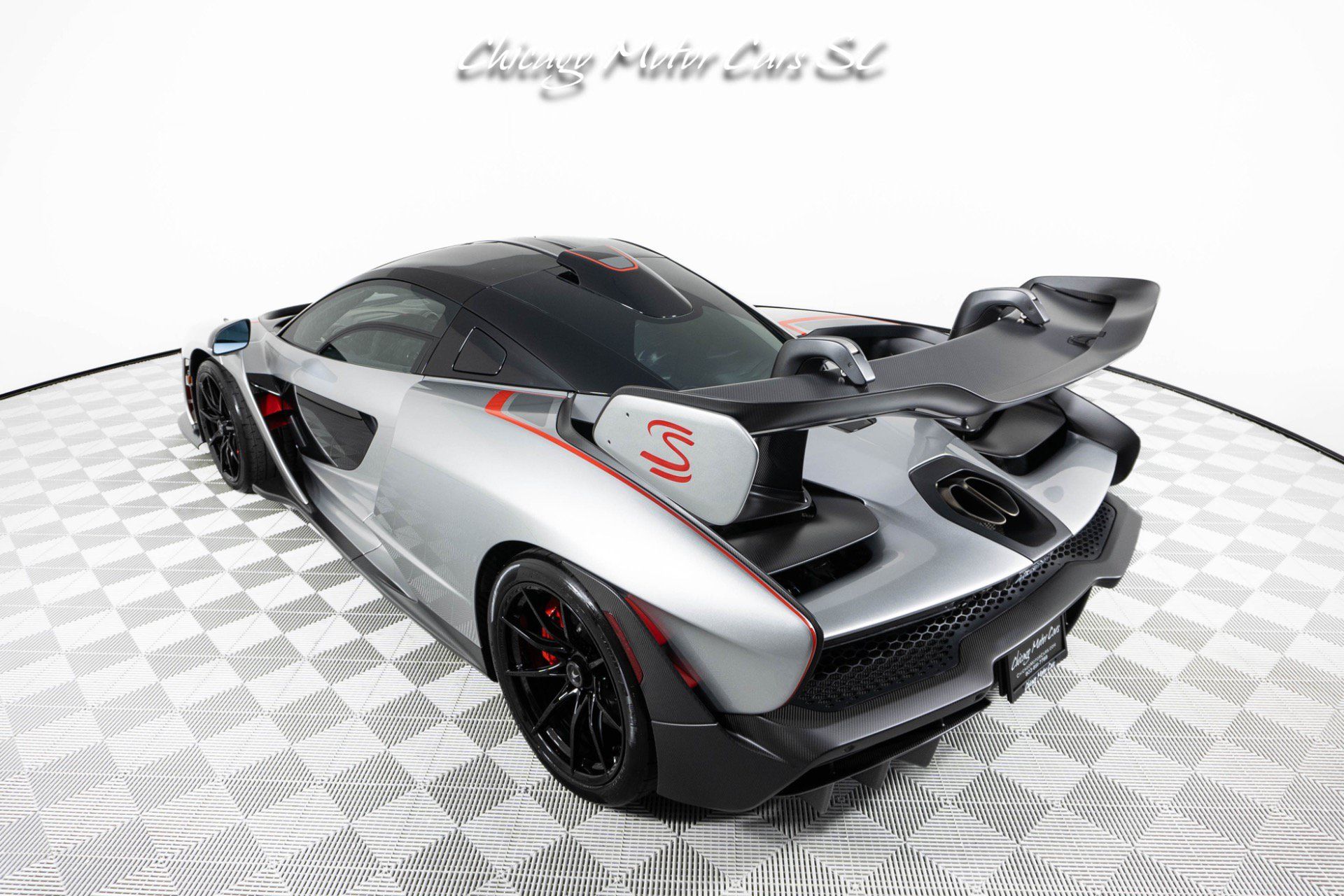 Used 2019 McLaren Senna RWD image 26