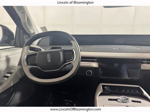 New 2026 Lincoln Navigator Reserve w/ Jet Appearance Package AWD/4WD image 16