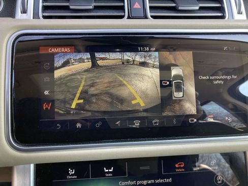 Used 2020 Land Rover Range Rover HSE image 15