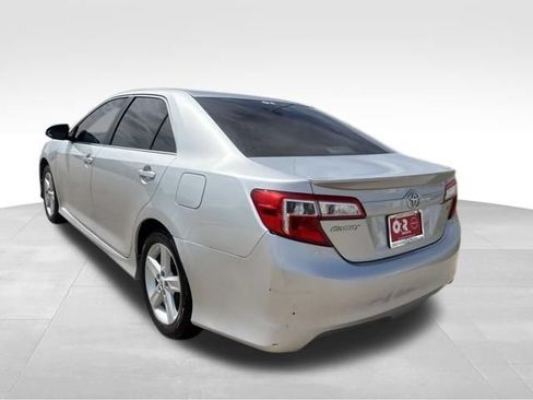 Used 2012 Toyota Camry SE FWD image 7