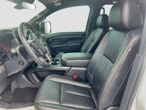 Used 2023 Nissan Titan PRO-4X w/ Pro-4x Convenience Package AWD/4WD image 19